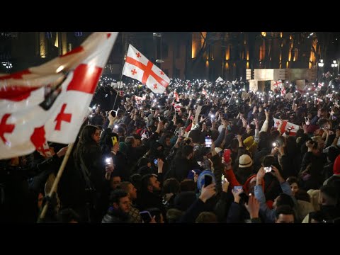 Georgian police crack down on pro-EU protesters with water cannon, tear gas • FRANCE 24 English