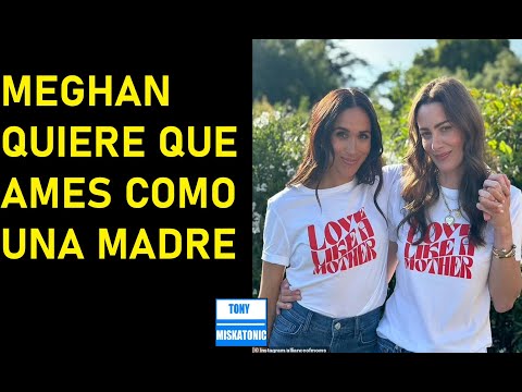 MEGHAN SE UNIÓ A SU EXCOMPAÑERA DE SUITS PARA POSAR CON CAMISETAS DE ORGANIZACIÓN BENÉFICA.