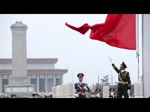 Se ha realizado ceremonia de izado de la bandera por celebración del Día del Ejército de China