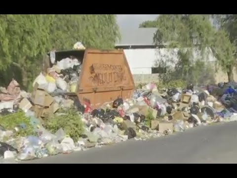 Grandes cúmulos de basura en las calles de Cochabamba