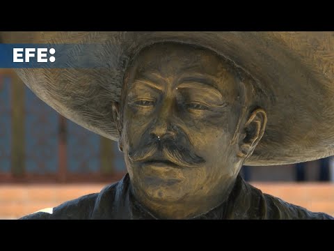 Miles de jinetes honran al héroe mexicano Pancho Villa en una extensa cabalgata