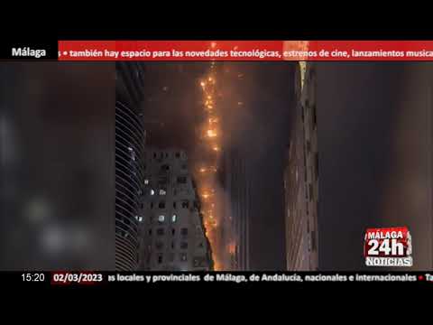 Noticia - Se incendia un rascacielos en Hong Kong