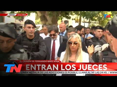 JUICIO POR FERNANDO I El ingreso de los jueces: Jueza María Claudia Castro, Lázzari y Rabaia