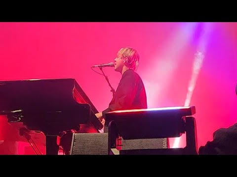 Tom Odell - Numb & Can't Pretend (Live in Budapest 2022)