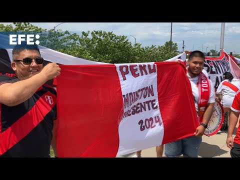 Perú celebra sola en el duelo de las hinchadas en Kansas City