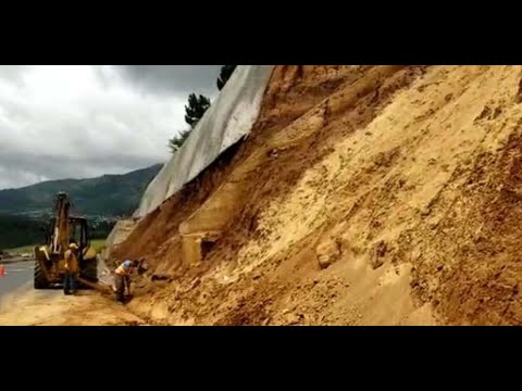Realizan trabajos de limpieza tras derrumbe en Chimaltenango