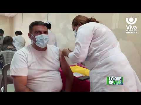 Adultos mayores son inmunizados contra la Covid-19 en Nueva Segovia