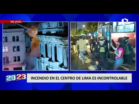 Se registra incendio de código 4 en inmueble cerca a la Plaza San Martín (5/5)