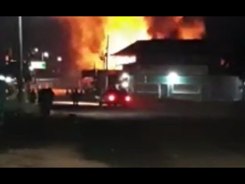 Mercado Municipal de Raxruhá afectado por incendio