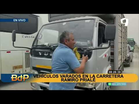 Vehículos varados en la autopista Ramiró Prialé