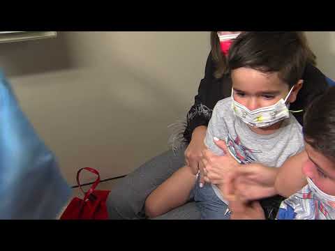 Inicia vacunación de infantes contra el COVID-19 en Puerto Rico
