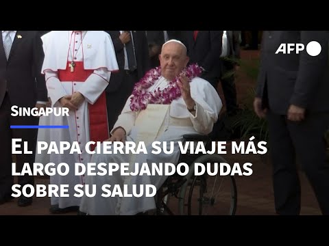 Francisco cierra el viaje más largo de su papado despejando dudas sobre su salud | AFP