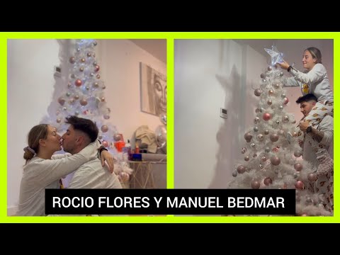 ?ROCIO FLORES monta su árbol de Navidad con MANUEL BEDMAR