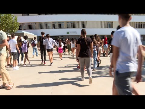 Los alumnos del IES Elena García Armada de Jerez (Cádiz) vuelven al centro