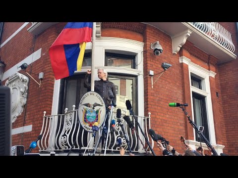 Gobierno británico firma la orden de extradición de Assange