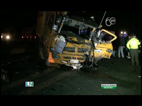 Seis personas fallecen tras sufrir un accidente de tránsito en Quito