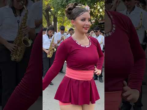 Alexandra Espinoza/ Tiburones MUSIC Band