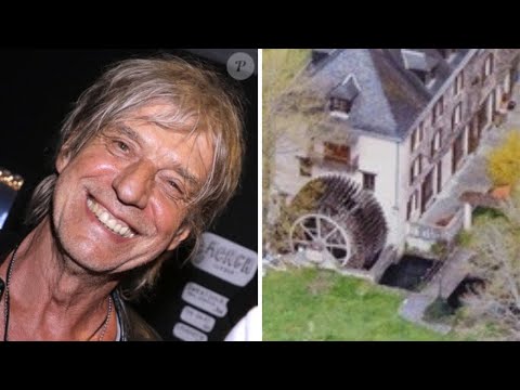 Jean-Louis Aubert installé dans un magnifique moulin situé non loin d'une ville historique