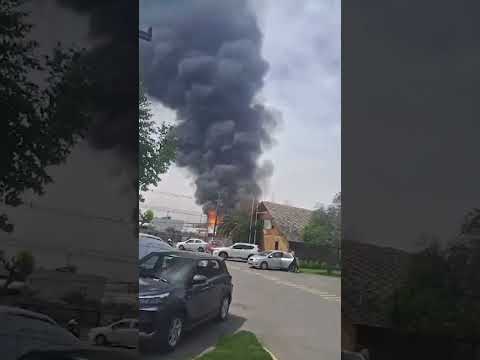 Gigantesco incendio en empresa de gas en Maipú