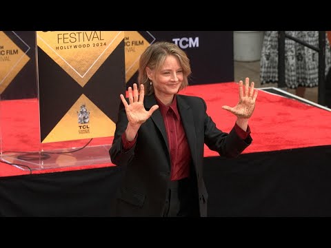 L'actrice Jodie Foster inscrit ses empreintes sur Hollywood Boulevard | AFP