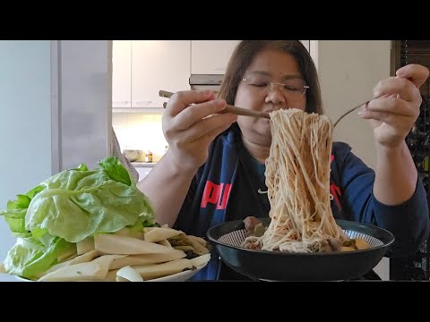 กินขนมจีนน้ำยาป่าเผ็ดได้ใจมากๆ