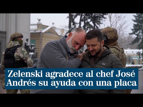 Zelenski agradece al chef José Andrés su ayuda con una placa en el Paseo de los Valientes de Kiev