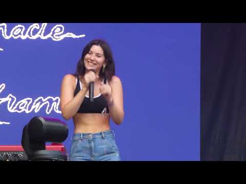 Gracie Abrams - Dancing On My Own (cover) (Lollapalooza 2022)