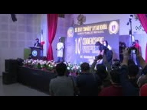 Manila students at graduation with help of robots