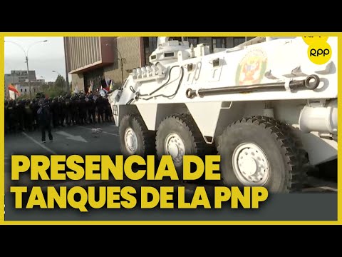 Presencia de tanques de la PNP en exteriores de la Corte Suprema