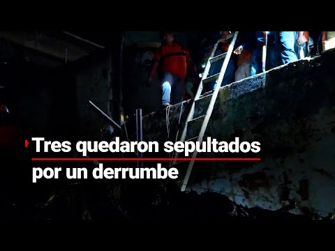 ¡QUEDARON SEPULTADAS! | Derrumbe sepultó varias casas en Xalapa, Veracruz; tres quedaron atrapados