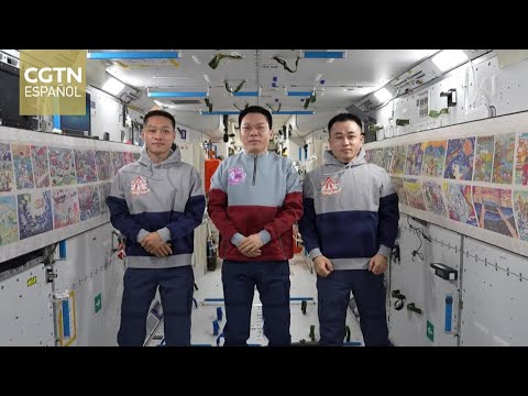 Estación espacial china celebra tercera exposición de pinturas hechas por jóvenes chinos