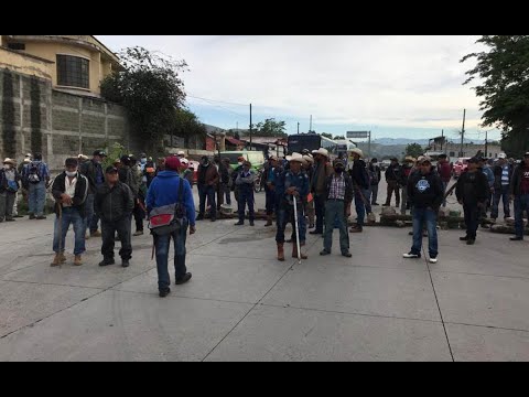 Ex militares lideran bloqueos en distintos puntos de Guatemala