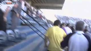 فيديو:مدرب يعتدي على مشجع بالأرجنتين