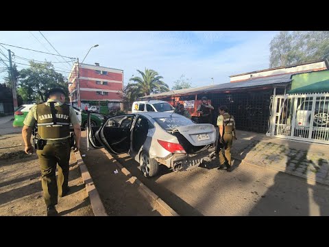 Delincuentes intentan atropellar a Carabineros en Santiago: Persecución terminó con disparos