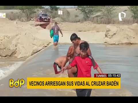 Tumbes: grupo de personas arriesgan la vida al cruzar río