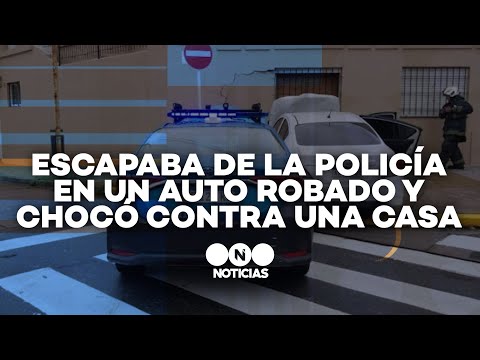 ESCAPABA DE LA POLICÍA EN UN AUTO ROBADO Y CHOCÓ CONTRA UNA CASA . Telefe Noticias