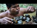 Cooking Snail bbq eat with Chili Sauce - Collect Snail in River Grilled bbq