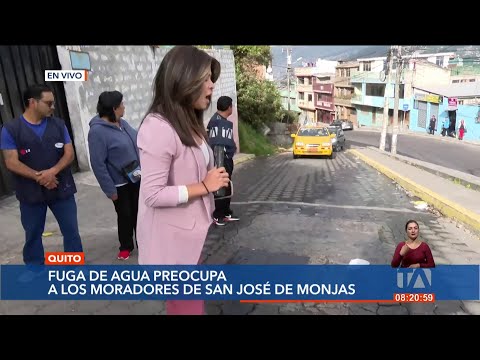Una gran fuga de agua preocupa a los vecinos de San José de Monjas, sur de Quito