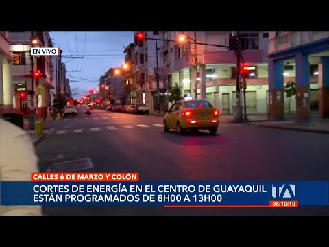 Ciudadanos del centro de Guayaquil esperan el corte de luz entre las 8 am y 1 pm