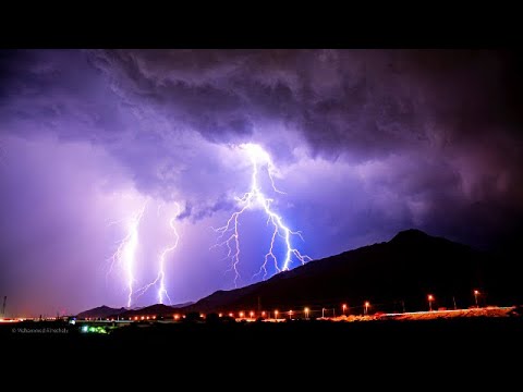 Strong thunder storm and lightning south of Makkah, Saudi Arabia