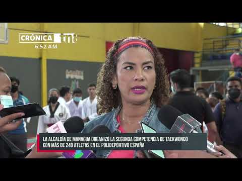 Atletas participan de la competencia de Taekwondo en el Polideportivo España - Nicaragua