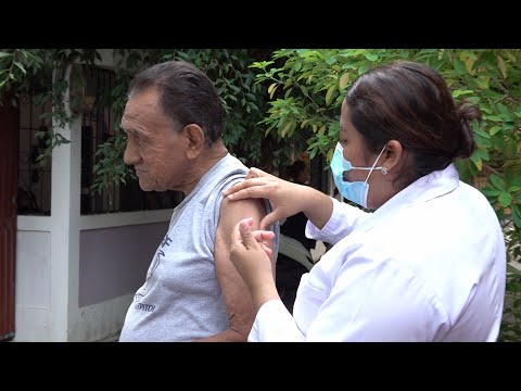 Familias del barrio La Cruz fueron vacunadas contra el Covid 19