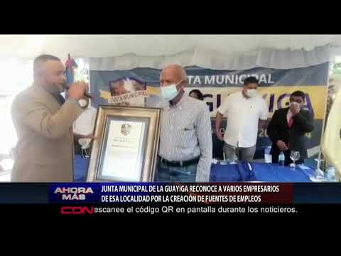 Junta municipal de La Guayiga reconoce a varios empresarios de esa localidad