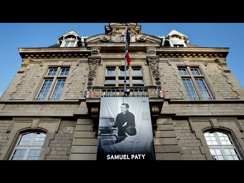 Un an après la mort de Samuel Paty, les écoles de France lui rendent hommage vendredi