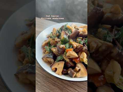 Chubby Mom Cooking   Lifestyle ผัดกะเพราเห็ดหอมPadGapraoShiitakemushroomsmymealpadqapraoveg