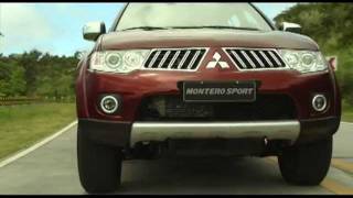 Mitsubishi Montero Races Away
