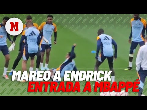 El mareo a Endrick en un rondo... que acaba con entrada a Mbappé I MARCA