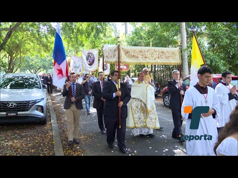 Fraternidad de San Pío X celebró la Solemnidad del Corpus Christi