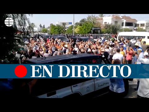 DIRECTO TÚNEZ | Manifestación tras la suspensión por el presidente de la actividad parlamentaria