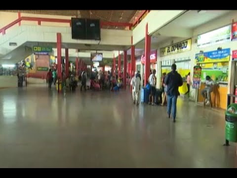 Aumenta afluencia de personas en la terminal bimodal de Santa Cruz